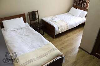Отель Hotel Datuki Akhmeta Стандартный двухместный номер с 2 отдельными кроватями-14